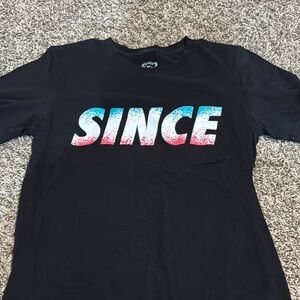 Navy Blue Short Sleeve Tee with Breathable Fabric and Relaxed Fit